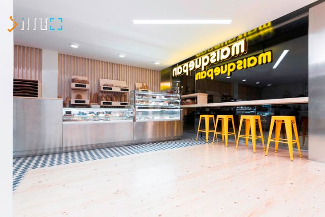 فروشگاه نانوایی چند منظوره: طراحی داخلی مغازه نانوایی مدرن Maisquepan